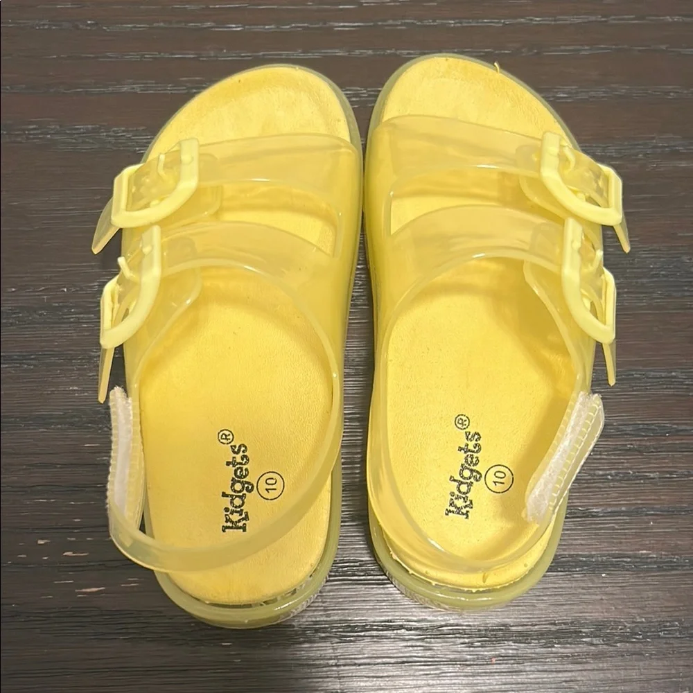 Kickers Vibrant Yellow and Pink Sandals Waterproof Comfort